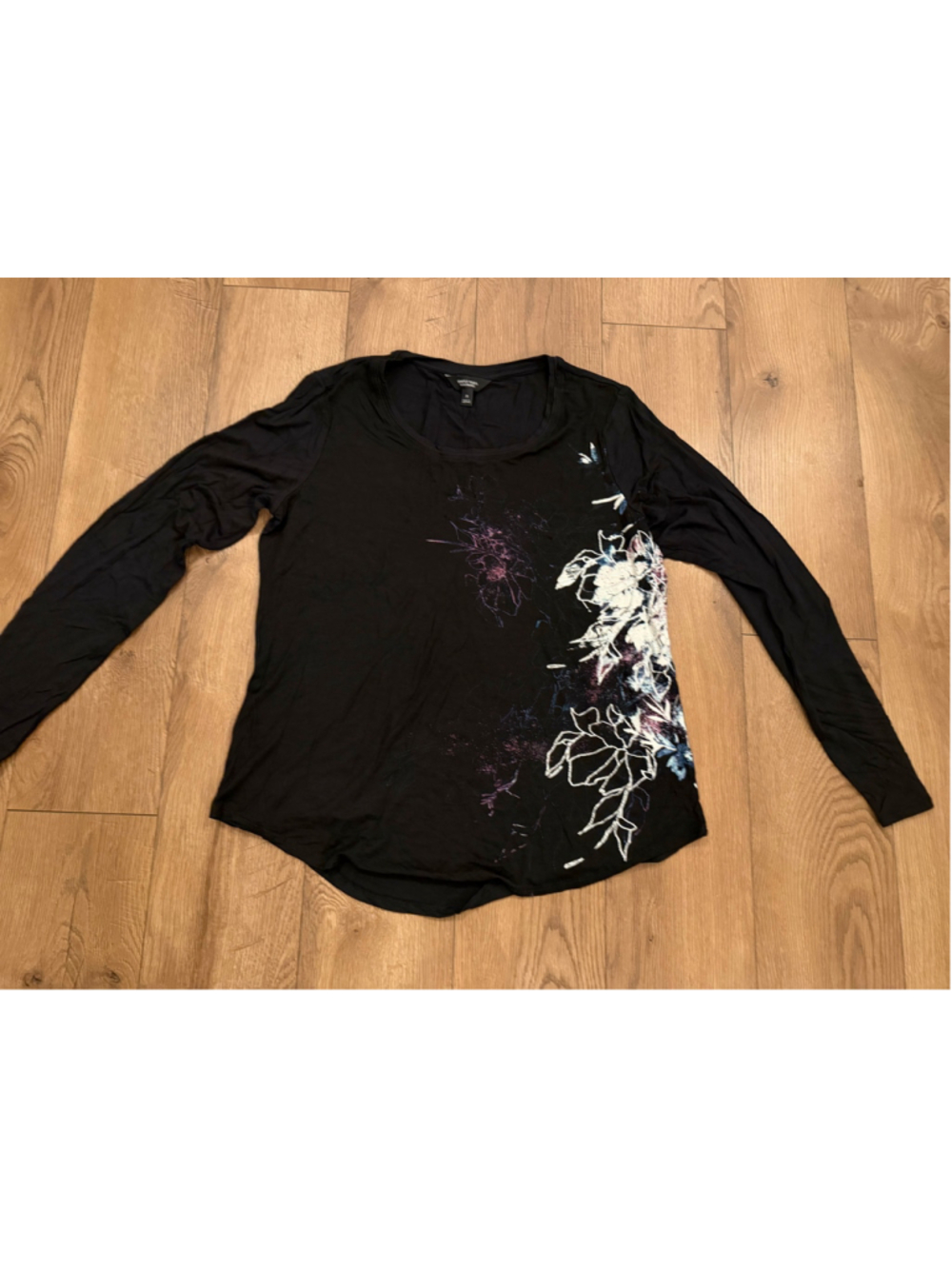 NEW Simply Vera Wang Black Floral Long Sleeve Graphic Knit Top Shirt M